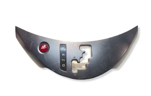 Mitsubishi Grandis Gear shifter surround trim plastic MN151917