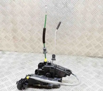 Mercedes-Benz C W205 Front door lock A2220063999 A0997201800