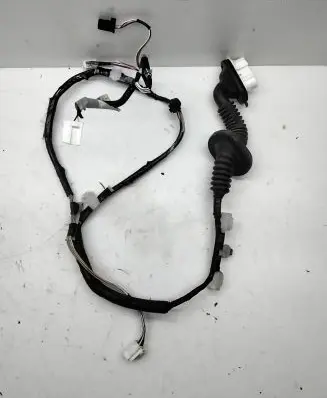 Toyota Avensis T270 Rear door wiring loom 8215405290