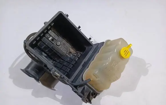Ford F150 Air filter box 9L34-9A612-AB