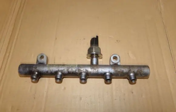 Fuel main line pipe