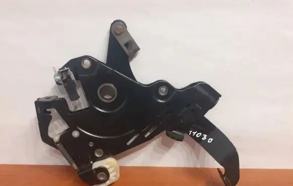 Mercedes-Benz Vito Viano W447 Brake pedal 11030 A4474200084
