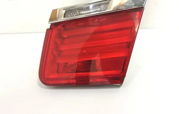 Tailgate rear/tail lights