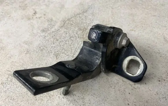 Ford Mondeo MK IV Rear door lower hinge