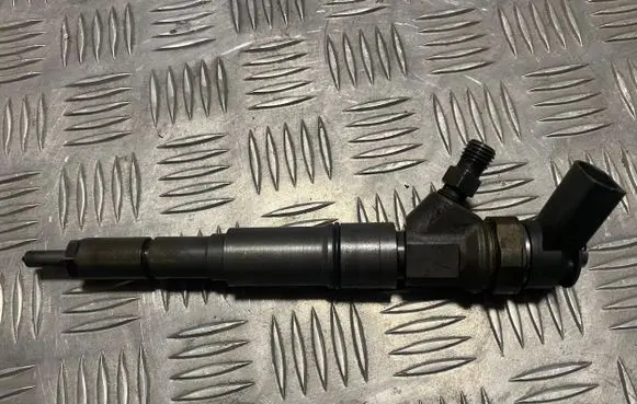 BMW 5 E60 E61 Fuel injector 0445110216 7793836