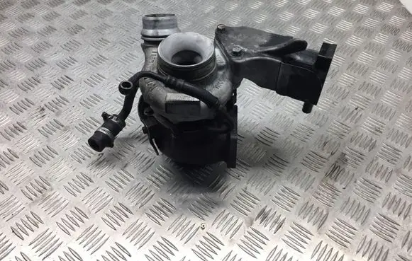 BMW 5 E60 E61 Turbo 8506891 850689101