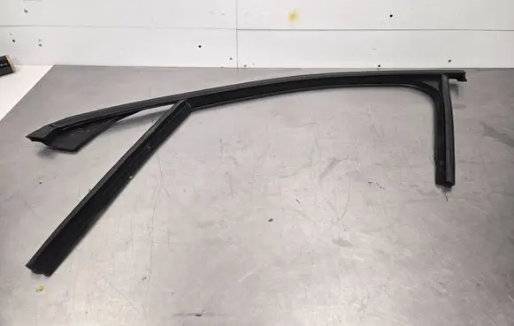 Mercedes-Benz E W214 Other front door trim element A2146900900 A2147250300