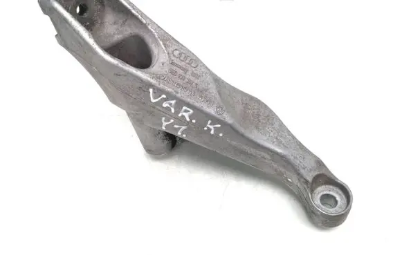 Engine mounting bracket