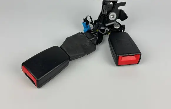 Mercedes-Benz GLC X253 C253 Rear seatbelt buckle A2058600469 34134764C B250816