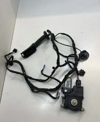 BMW 2 F44 Front door window regulator motor N4T9591 8724993