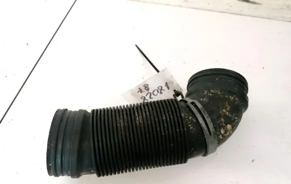 Volkswagen Touran I Air intake hose/pipe