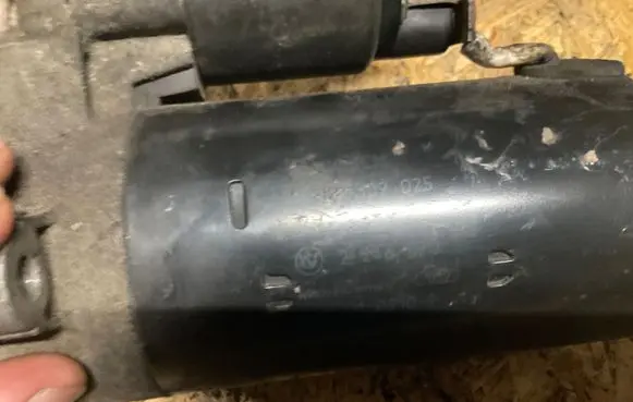 BMW 5 E39 Starter motor 2246570 0001109025