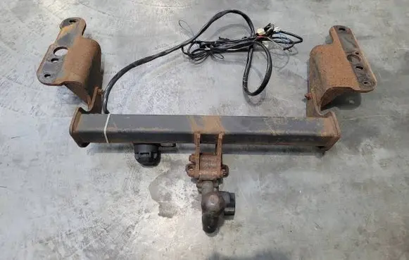 Toyota Avensis T270 Tow bar PZ408-T5556-00