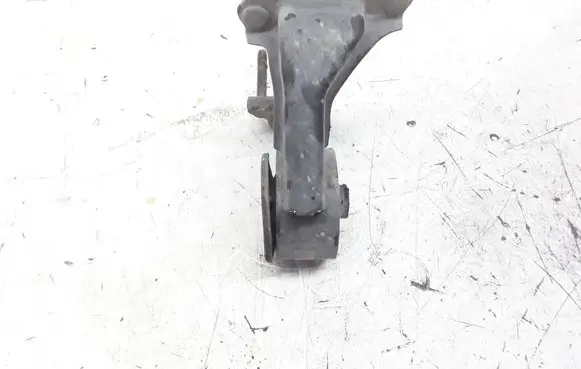 Toyota Corolla Verso AR10 Engine mount bracket
