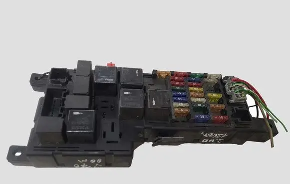Volvo S70 V70 V70 XC Fuse module 518787205