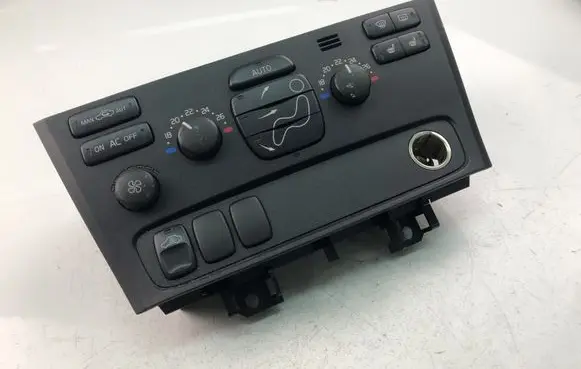 Volvo V70 Climate control unit 8691876