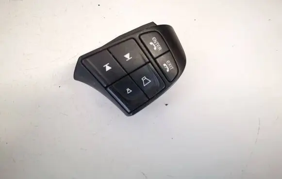 Volvo V50 Steering wheel buttons/switches 8682867 758533