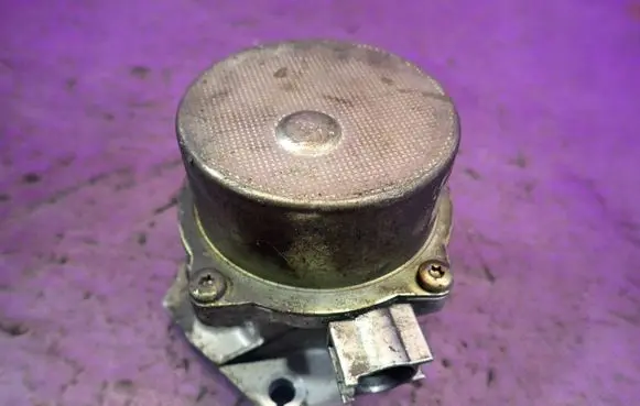 Renault Megane II Vacuum pump