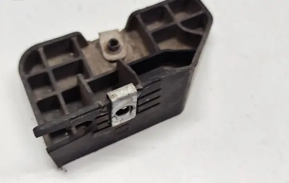 Ford Mustang V Radiator mount bracket dR338C392A 5053432