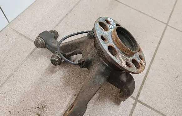 Mercedes-Benz A W169 Front wheel hub