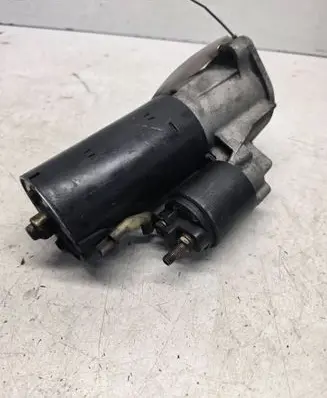 Volkswagen PASSAT B5.5 Starter motor 068911024H