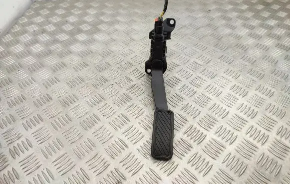 Ford Puma Accelerator throttle pedal H1BC9F836A1E