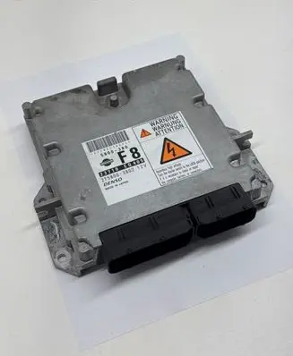 Nissan X-Trail T30 Engine control unit/module 23710EQ405 5800380 2758003802