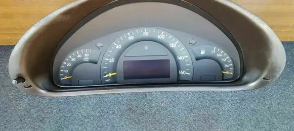 Mercedes-Benz C W203 Speedometer (instrument cluster) A2035403147