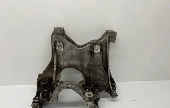 Audi A5 Engine mounting bracket 8W0399295E