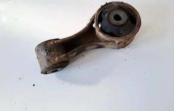 Toyota Aygo AB10 Engine mount bracket