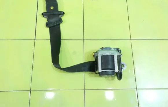 Audi A3 S3 8P Front seatbelt 8P7857706A BEZPIECZENSTWA