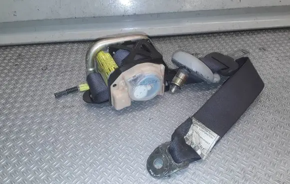 Toyota Corolla Verso E121 Rear seatbelt TKAF0EF595P