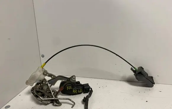 Toyota Aygo AB10 Front door lock 126J0411