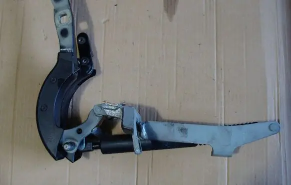 BMW 5 F10 F11 Tailgate/trunk/boot hinge 7206640