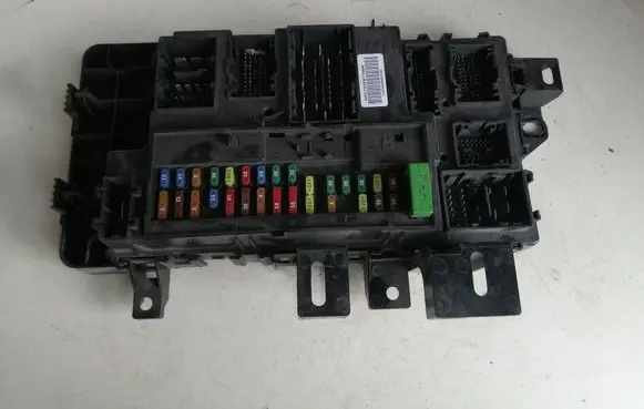 Ford Mustang VI Fuse module FR3T15604BH FR3T15604
