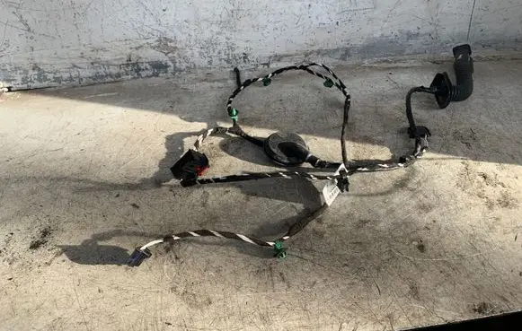 Volkswagen Touran III Rear door wiring loom 8u0959845