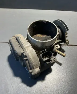 Audi A6 S6 C5 4B Throttle valve 078133063al