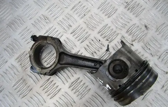 Renault Laguna I Piston with connecting rod