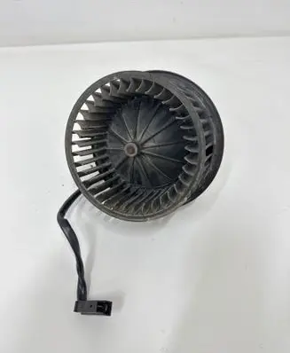 Volkswagen PASSAT B4 Heater fan/blower 3137020022 357819021