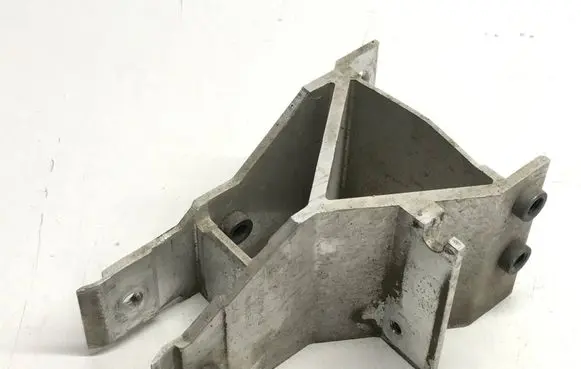 BMW 5 G30 G31 G38 Radiator support slam panel bracket 7357216