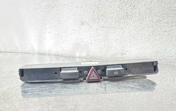 Opel Astra H Hazard light switch 13100105