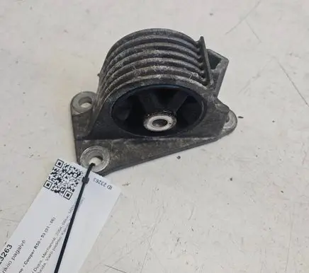 Engine mount bracket
