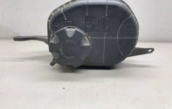 BMW 5 F10 F11 Clutch fluid reservoir/tank 7647284