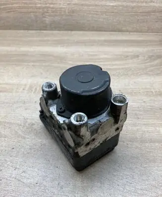 Toyota Avensis Verso ABS Pump 4451044110