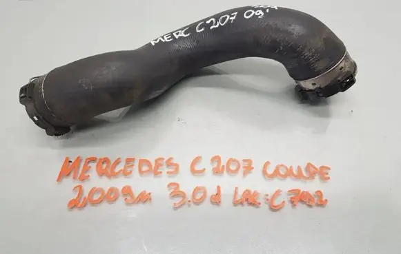 Mercedes-Benz CLK C207 A207 Engine coolant pipe/hose