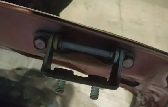 Subaru Forester SH Tailgate/trunk/boot hinge