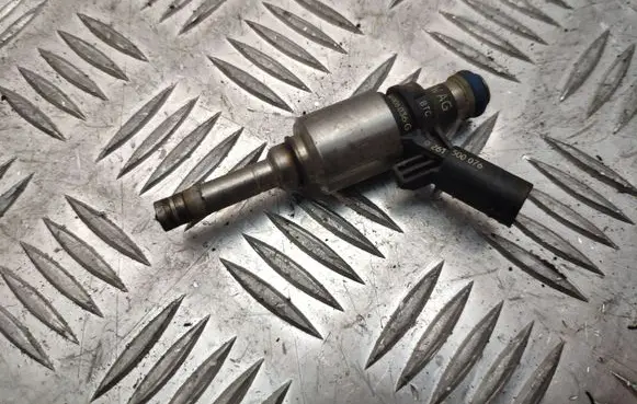 Audi Q5 SQ5 Fuel injector 06H906036G