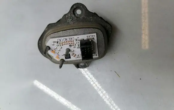 BMW 3 GT F34 LED ballast control module 90102487 M150L3A