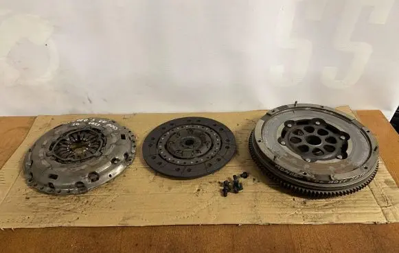 Ford Mondeo Mk III Clutch set kit 3S717563GB F0703 3S717550H2A