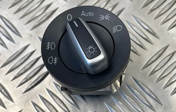 Volkswagen PASSAT B7 Light switch 3C8941431A